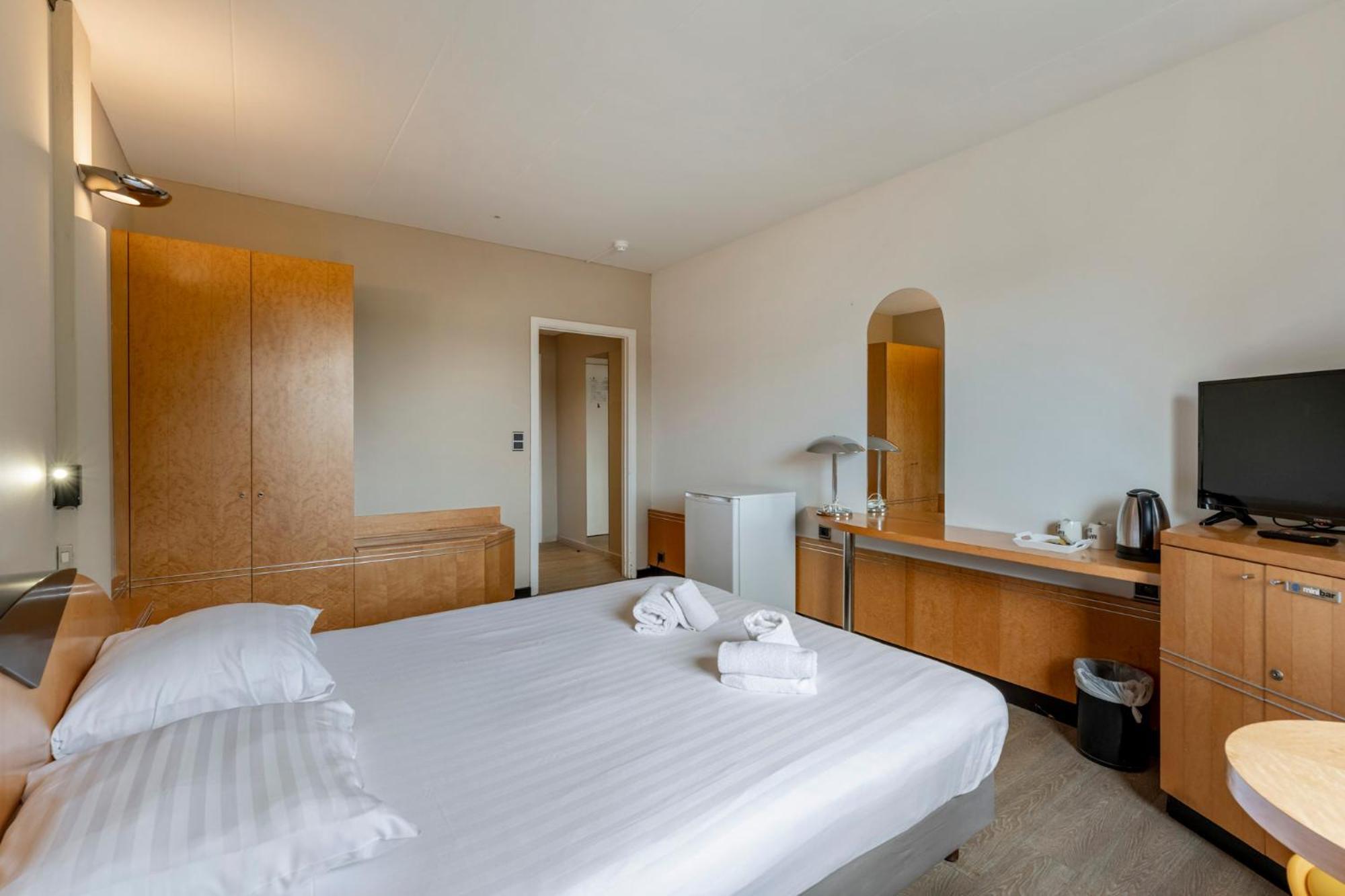 Готель Sleep & Go Brussels South Ватерлоо Екстер'єр фото